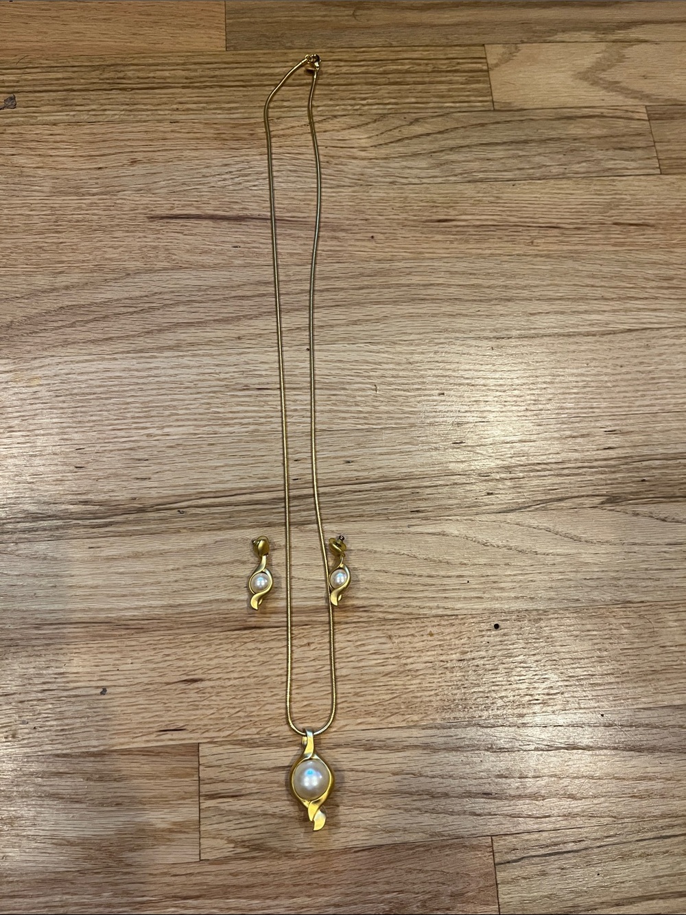 Express Gold-Tone Necklace and Pearl Stud Earring Set